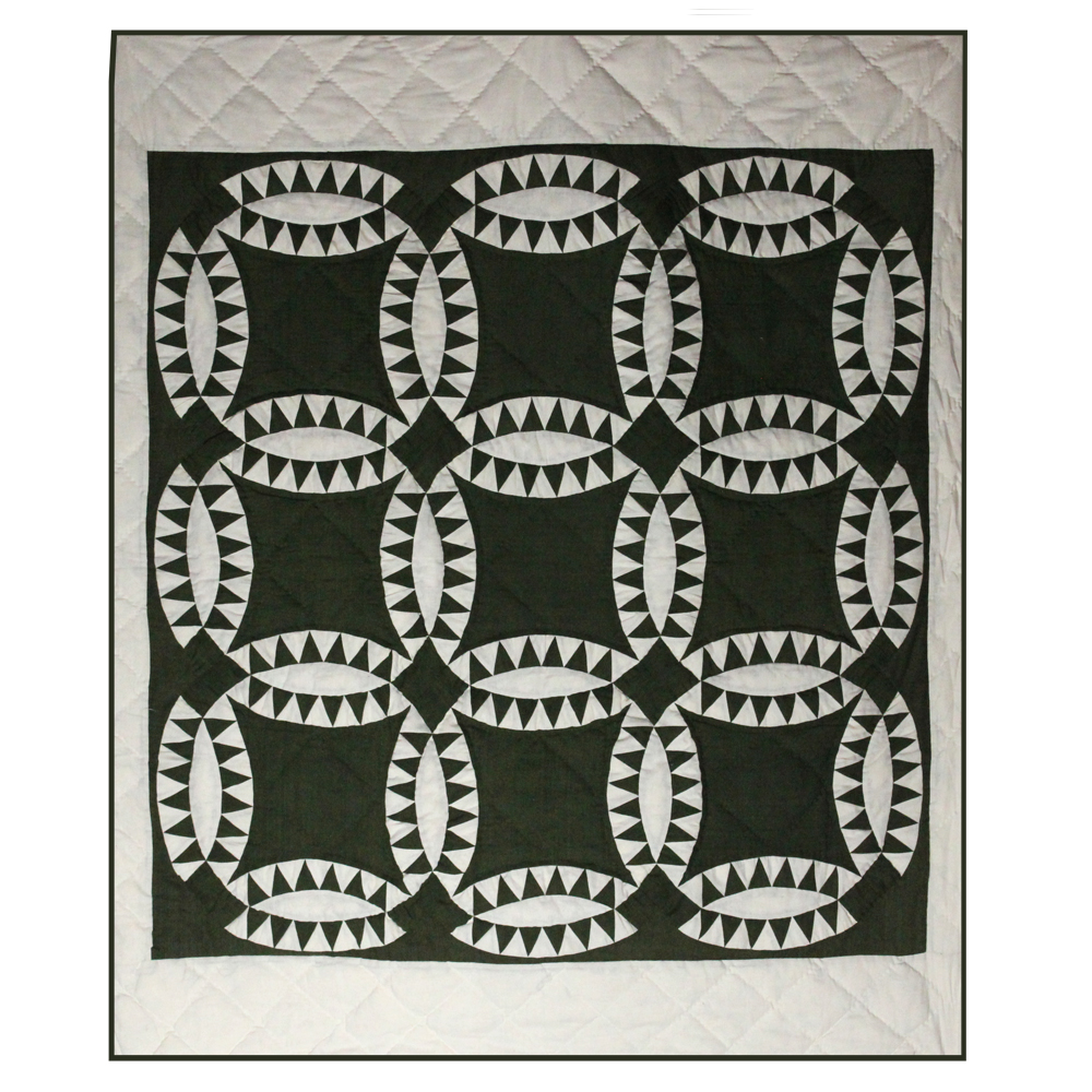 Green and White Wedding Ring Queen Quilt 85"W x 95"L